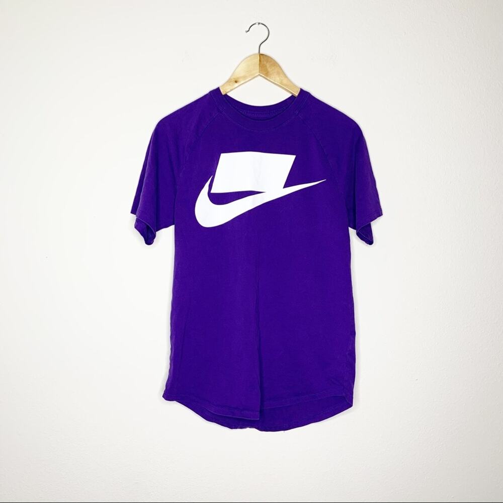 Nike Tee Unisex Small Purple NSW Block Logo Futura‎
